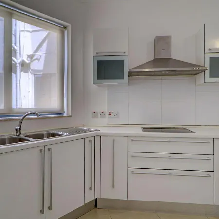 The Mediterranean Pearl - 6Th Floor - By Haven And Keys Malta * Sliema
